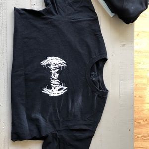 Men’s black graphic tee